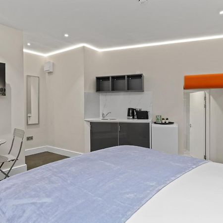 Modern Studio Flat Лондон Экстерьер фото