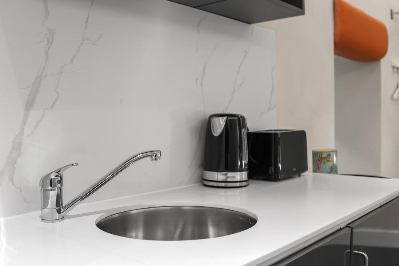 Modern Studio Flat Лондон Экстерьер фото